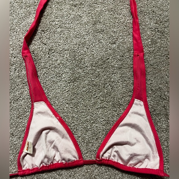 Hot pink fuchsia string bikini, with embroidery on one side. Fits like sm-med. - Picture 4 of 6